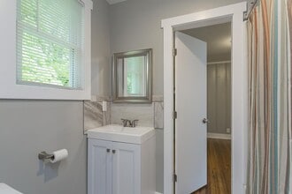 Building Photo - 2410 Dennywood Dr