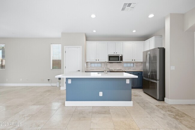 Building Photo - 4248 S Mariposa Dr