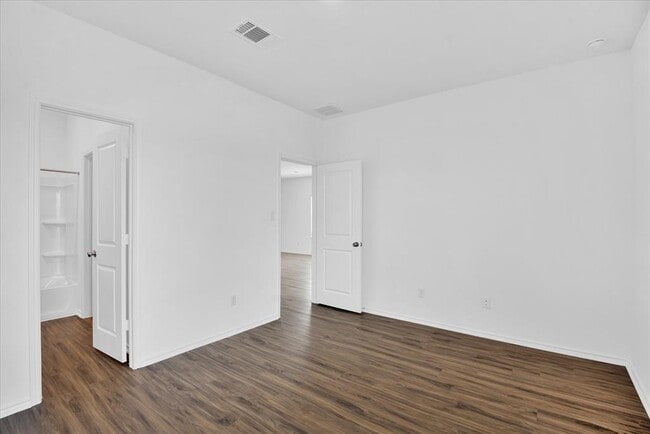 Building Photo - 1138 Cattail Ln