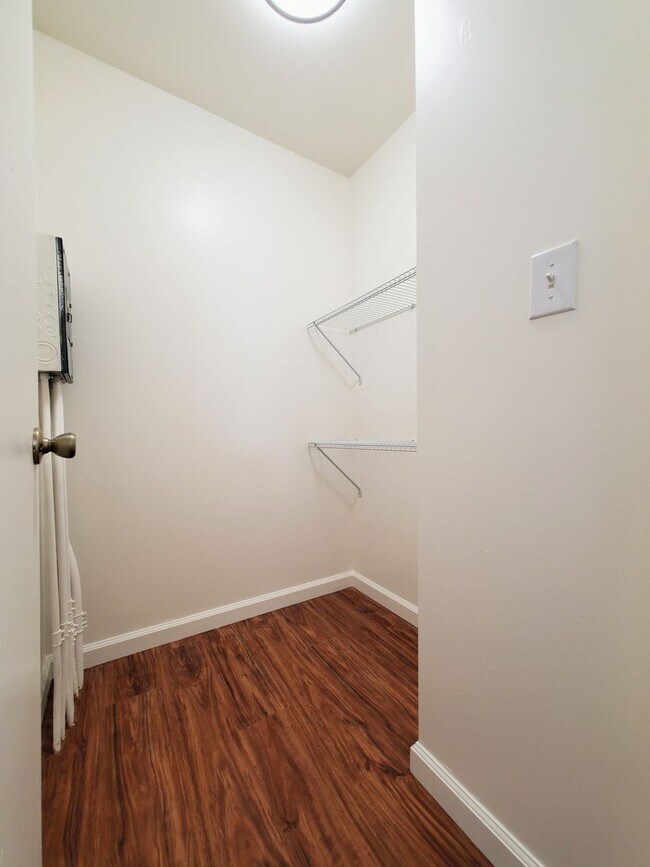 Building Photo - Available now | 2 bedroom, 2 bathroom cond...