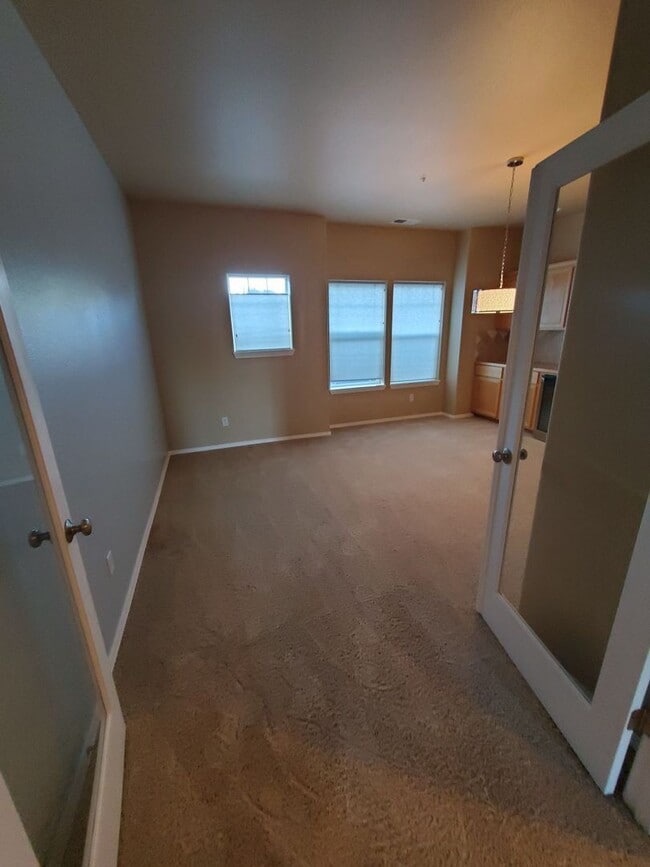 Building Photo - 5991 Blue River Dr SE