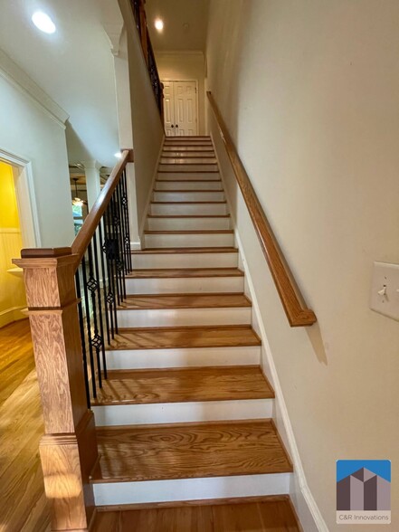 Building Photo - 1377 Greencrest Ct