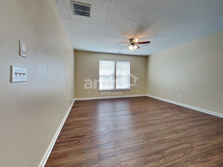 Building Photo - 1425 Windstar Ct