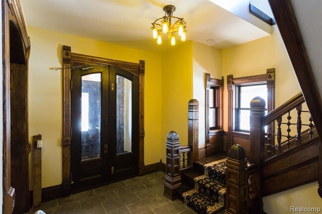 Building Photo - 4305 Trumbull Ave