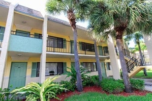 Building Photo - 1536 Meadows Cir W