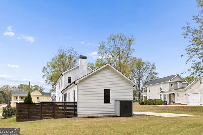 Building Photo - 98 Middle St