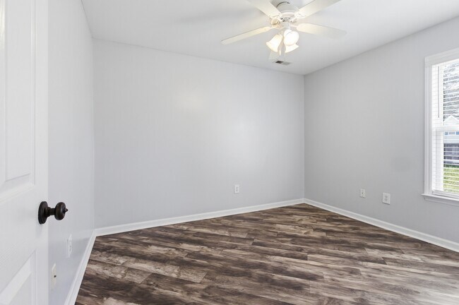 Building Photo - 127 Bermuda View