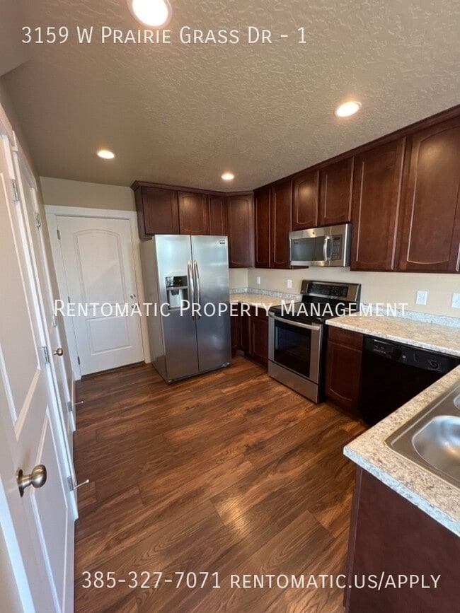 Building Photo - 3159 W Prairie Grass Dr