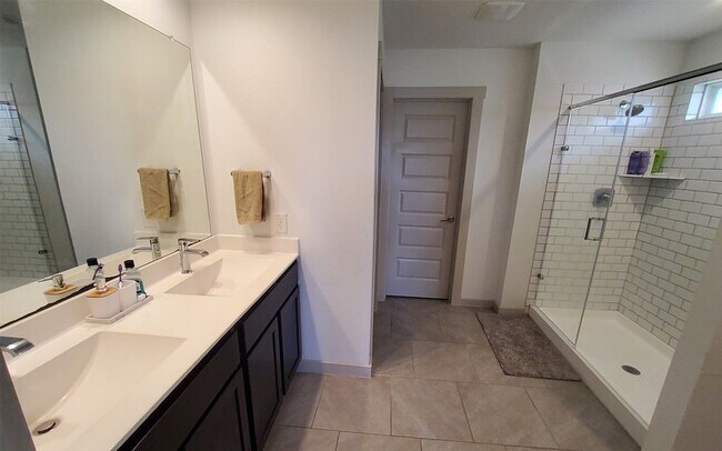 Building Photo - 3839 Sparkman Ln