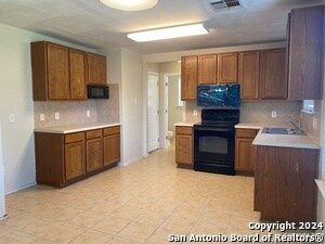 Building Photo - 125 Rattlesnake Way