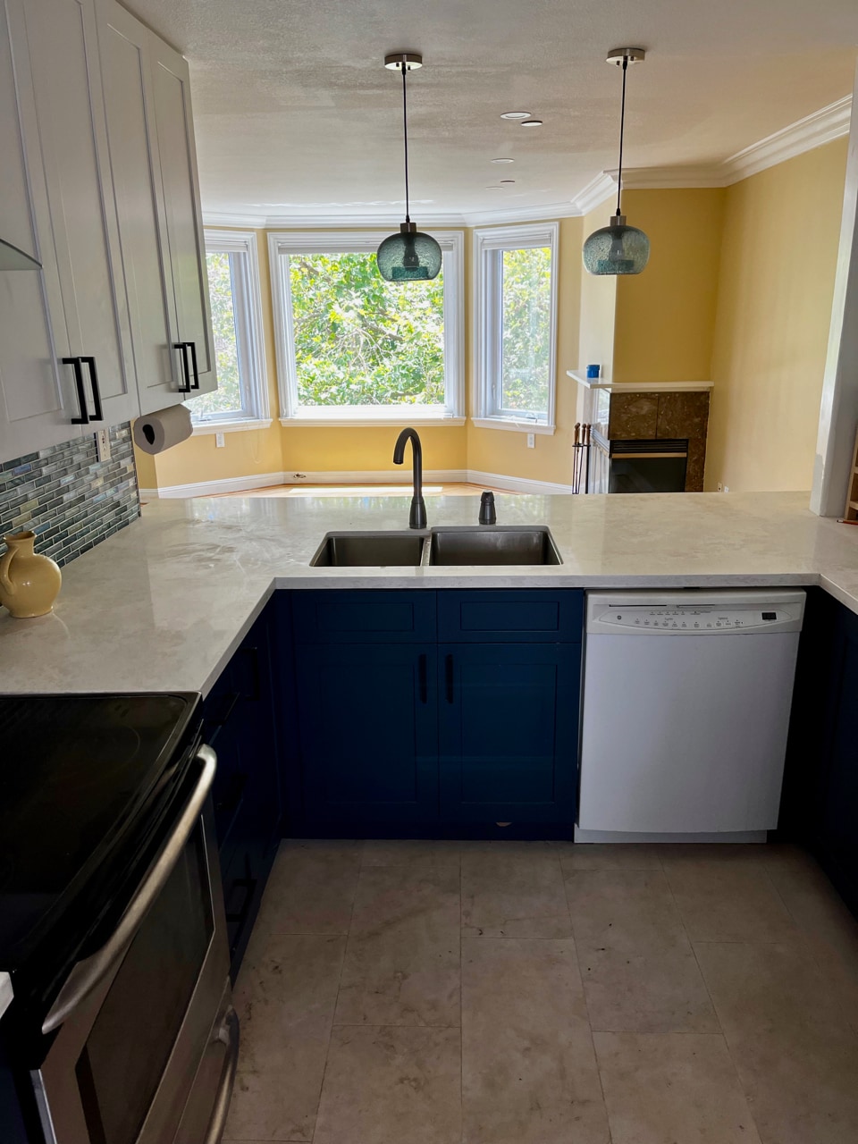 Kitchen - 2016 Pacific Ave