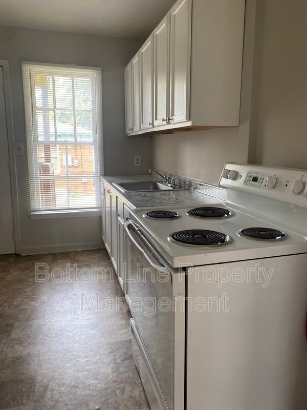 Building Photo - 2728 Remington St