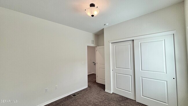 Building Photo - 6561 Hoop St