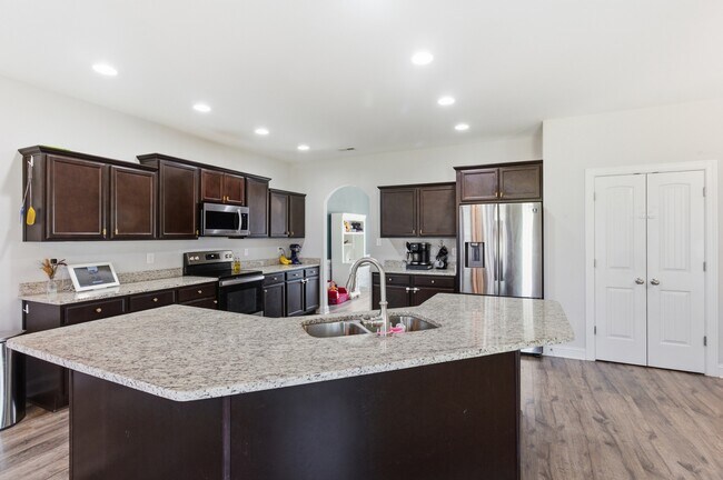 Building Photo - 2012 Snapper St