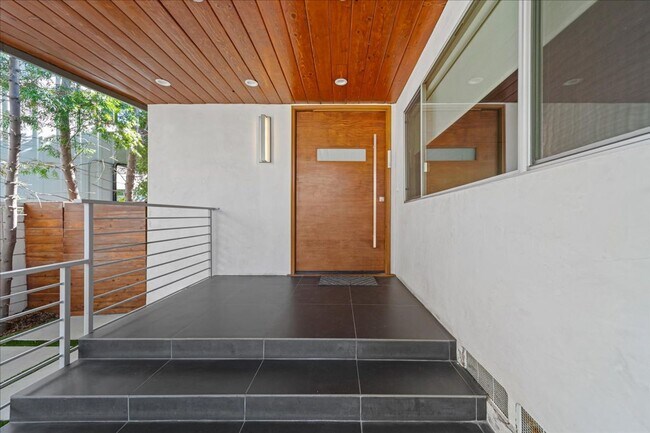 Building Photo - 1455 S Castello-