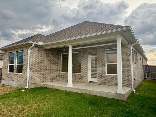 Building Photo - 509 Three Feathers Ct