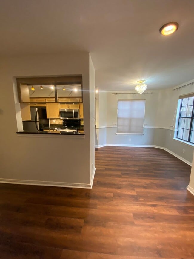 Building Photo - 2906 West Ave