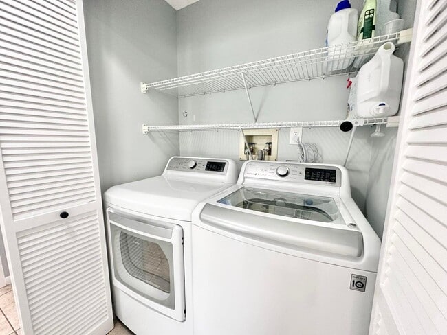 Building Photo - 104 Lakewood Dr