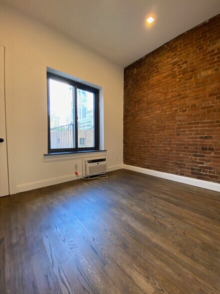 BEDROOM - 429 E 80th St