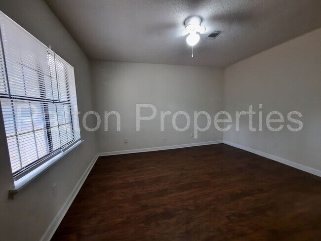 Building Photo - 1833-1835 Kathleen Drive -  Outside CoC -R...