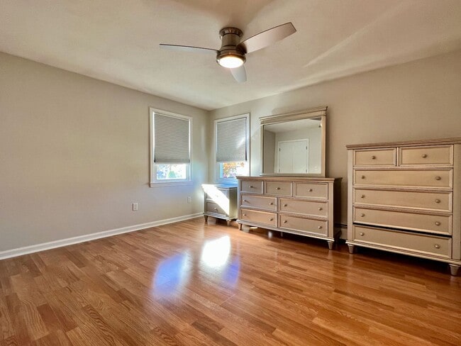 Building Photo - Soprano Duplex