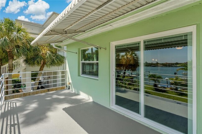 Building Photo - 8441 Bayshore Dr