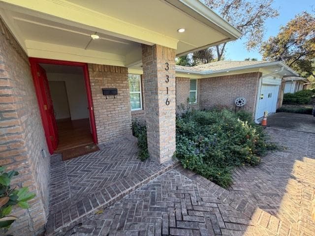 Building Photo - 3316 Walnut Hill Ln