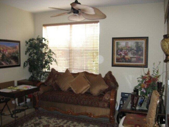 Building Photo - 1118 Shoma Dr