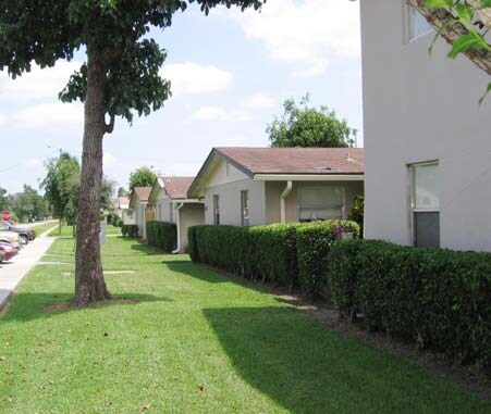 Building Photo - Clewiston Apartments