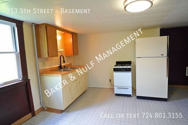 Primary Photo - 313 5th St