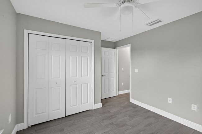 Building Photo - 839 Bedford Dr