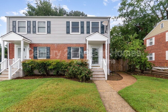 Building Photo - 2032 Arlington Ter
