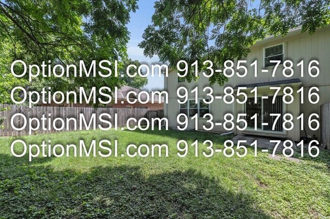 Building Photo - Overland park duplex!