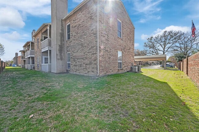 Building Photo - 1700 Amelia Ct
