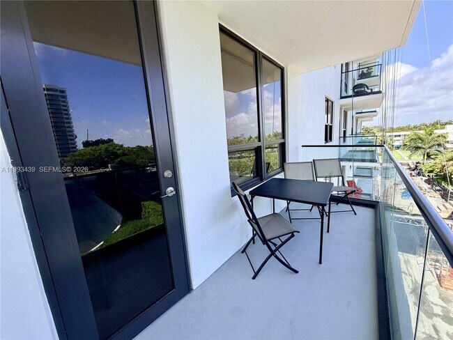 Building Photo - 10185 Collins Ave