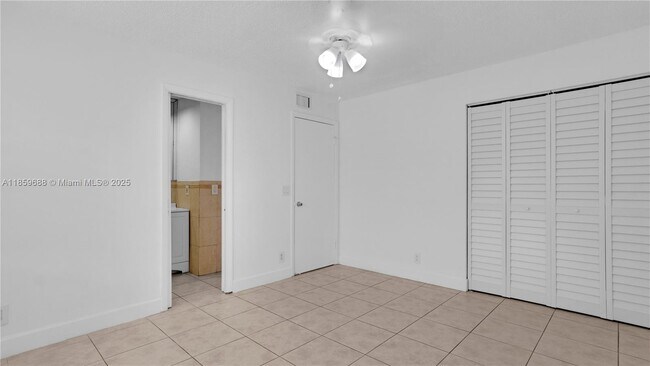 Building Photo - 6460 NW 170th Terrace