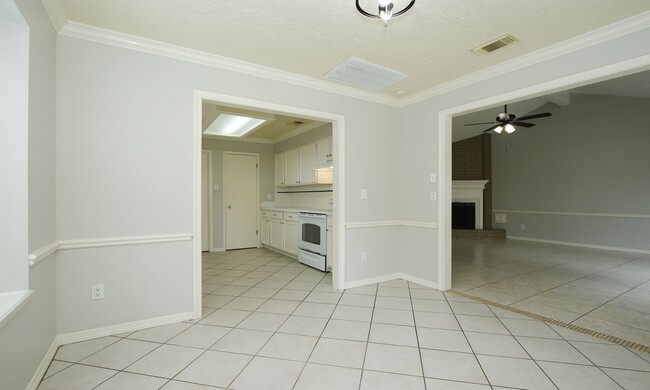 Building Photo - 18531 Lippizaner Dr