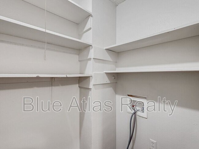 Building Photo - 1908 Nolen Ct