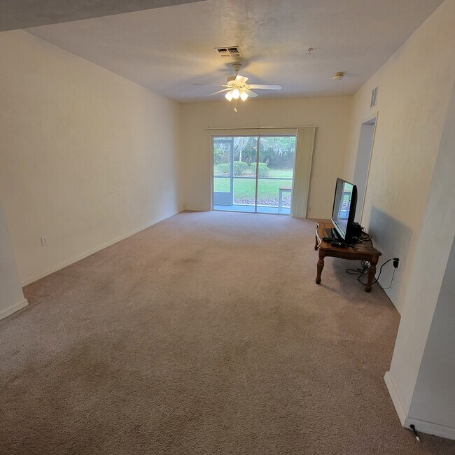 Building Photo - 6519 W Newberry Rd
