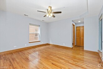 Building Photo - 2 br, 2 bath Condo - 915 W Sunnyside Ave