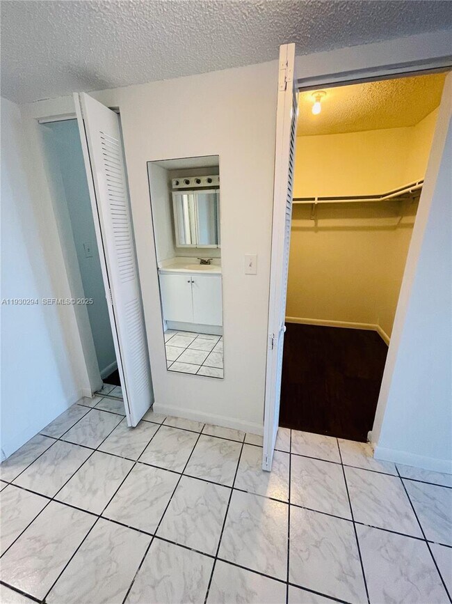 Building Photo - 4848 NW 24th Ct