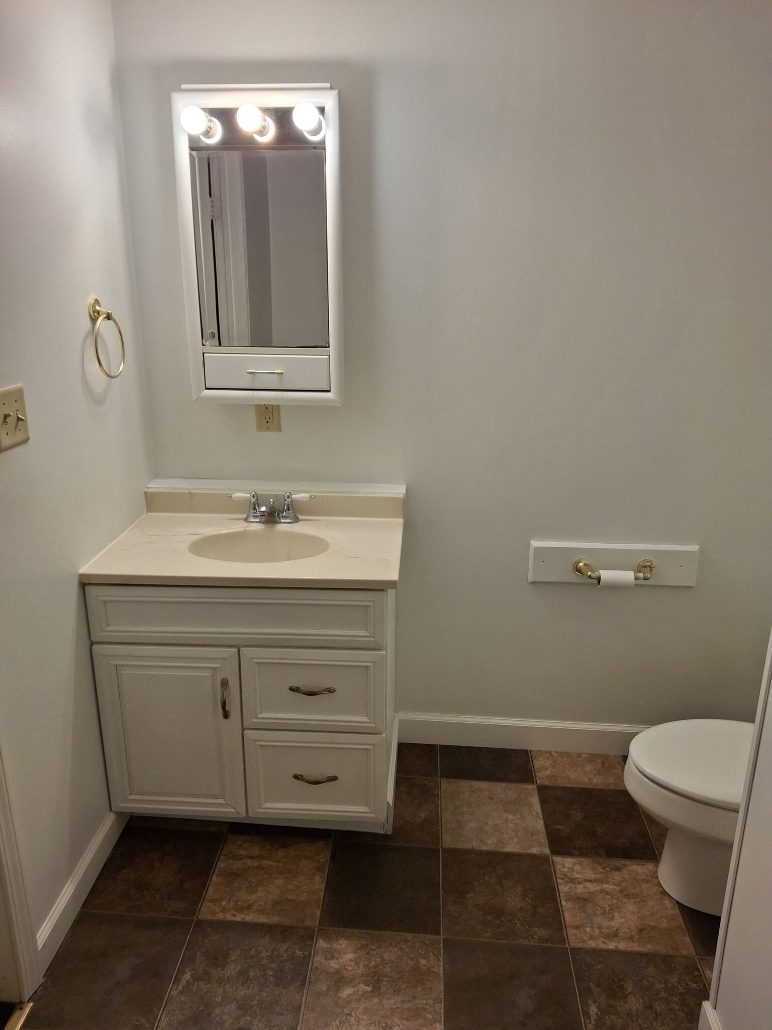 Building Photo - 1202 1st Ave