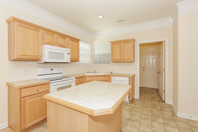 Building Photo - 6571 Derby Ln NW