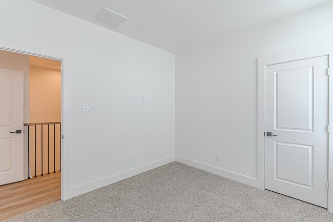 Building Photo - 7707 Inwood Grv Ln