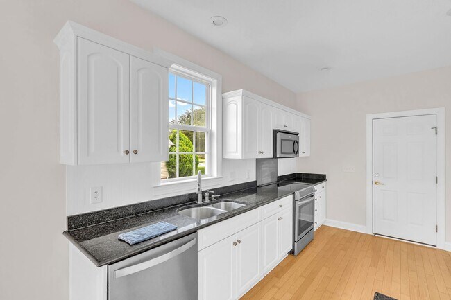 Building Photo - 210 Raven Ridge Ct
