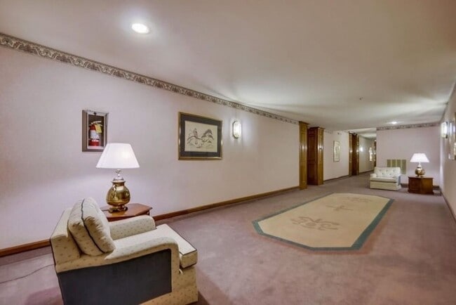 Building Photo - Resort Style Living in Mission Valley - 2 ...