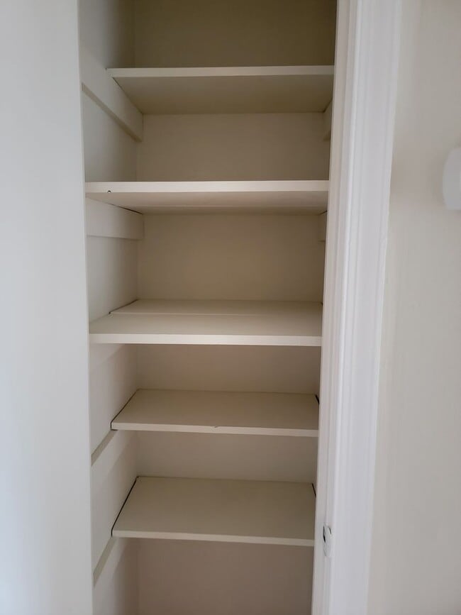 Building Photo - 2 Bedroom 1bath Oceanview/Bayview