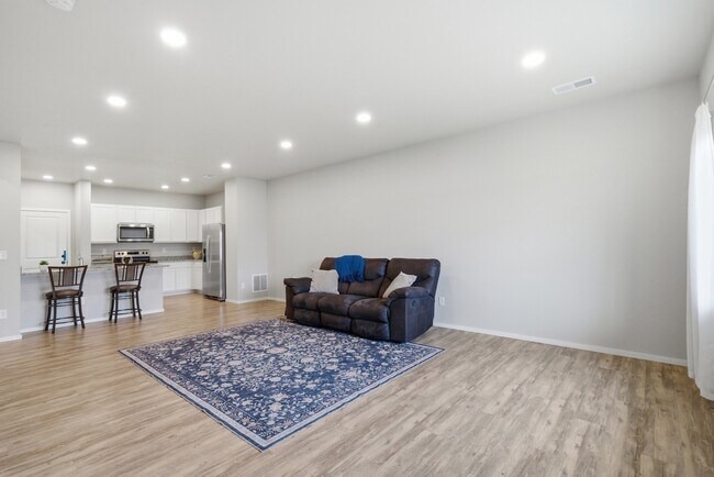 Building Photo - 3642 Ronald Reagan Ave