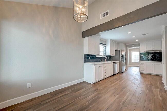 Building Photo - 2234 Kinbrook Dr