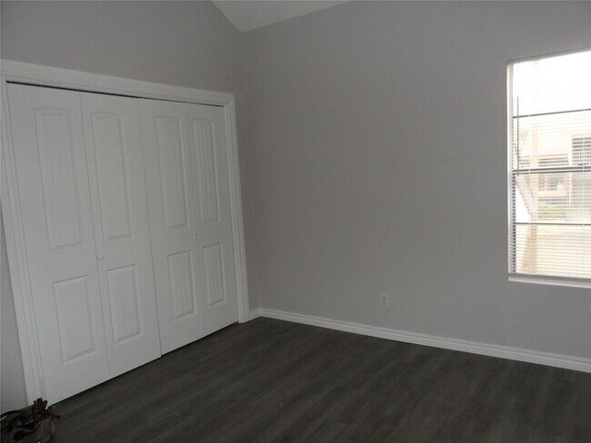 Building Photo - 12900 Walden Rd